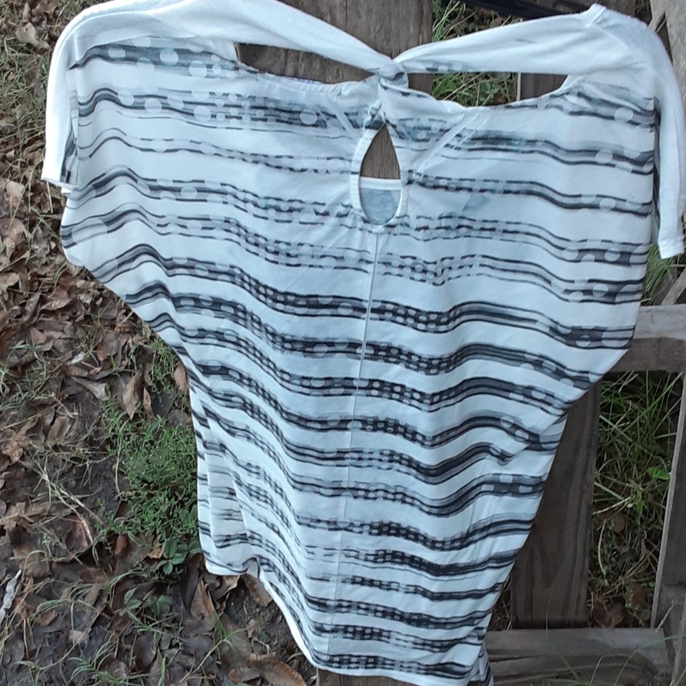 Shirt - Picture 4 of 4